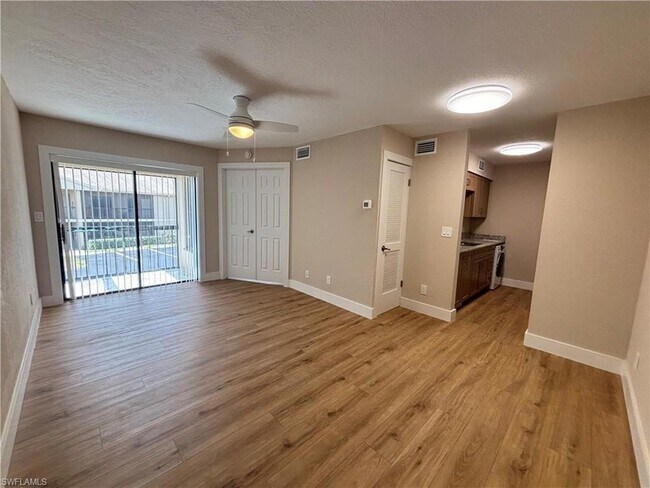 Building Photo - 5327 Summerlin Rd