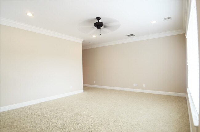 Building Photo - 8610 Ashland Way