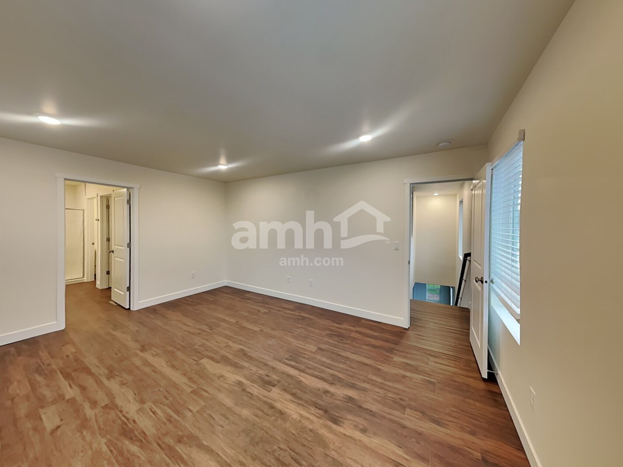 Building Photo - 8429 48th Pl NE