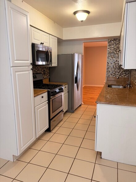 Building Photo - 11 Van Pelt Ct