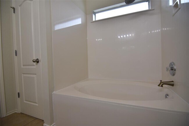 Building Photo - 2413 Rachel Ct