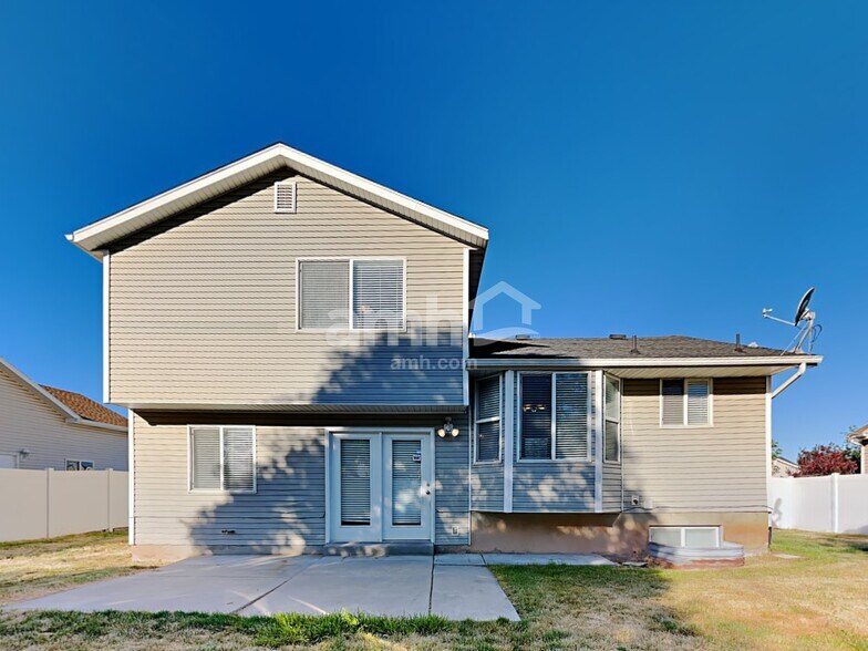 Building Photo - 816 Crimson Ln