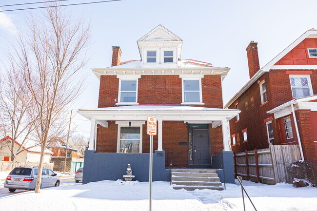 Building Photo - 732 Bedford Ave