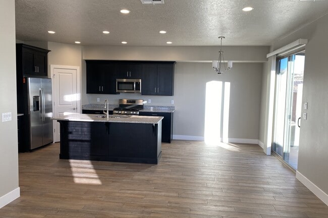 Building Photo - 463 N 480 W