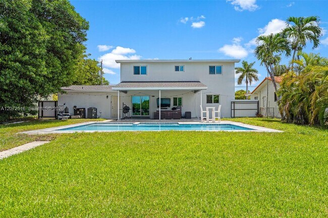 Building Photo - 9240 NW 12th Ave