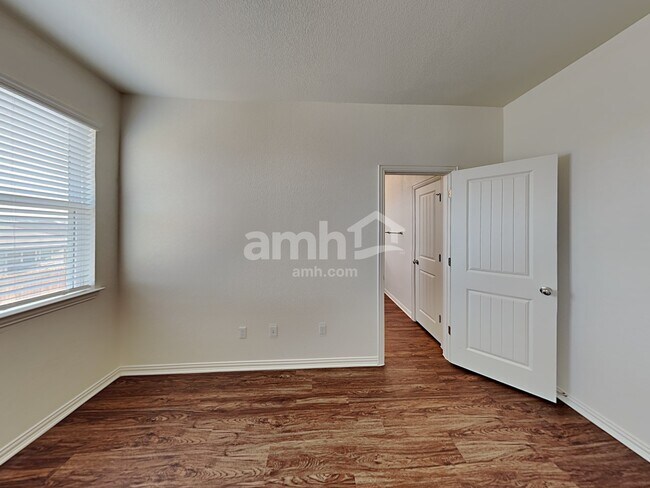 Building Photo - 340 Aspen Waters