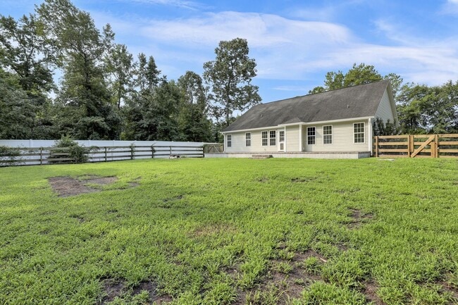 Building Photo - 244 Blue Creek Farms Drive