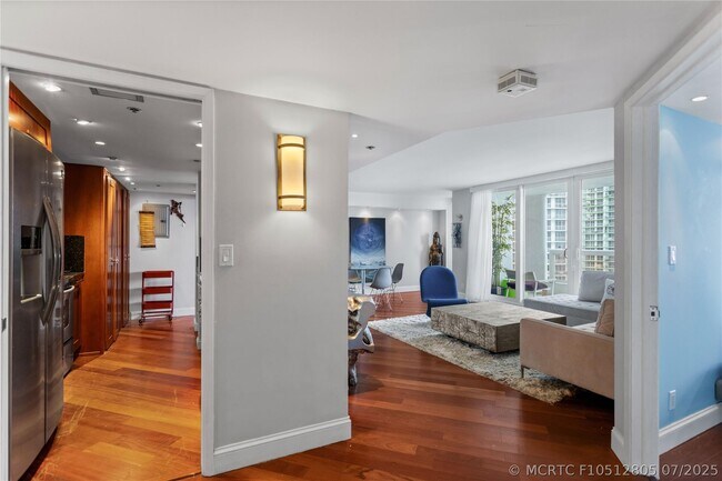 Building Photo - 1717 N Bayshore Dr