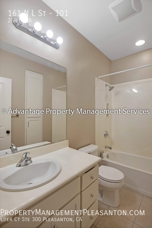 Building Photo - 161 N L St