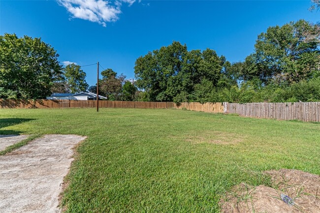 Building Photo - 635 W Church