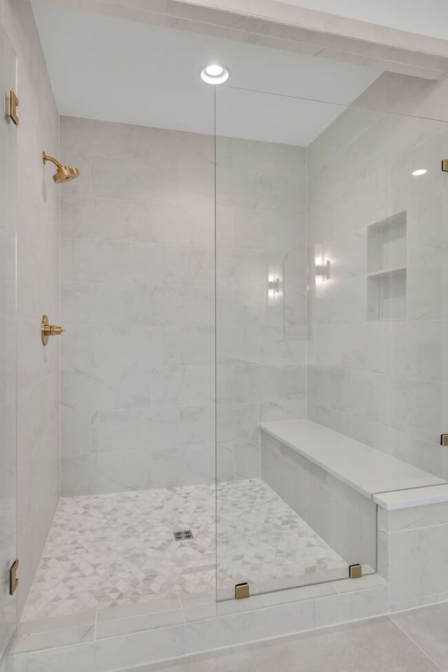 Building Photo - Luxury living in this brand new home - Franklin, TN