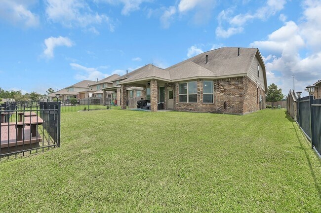 Building Photo - 3791 Lake Bend Shore Dr