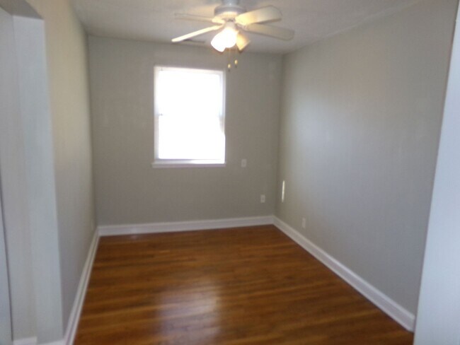Building Photo - 2527 Miller Park Cir