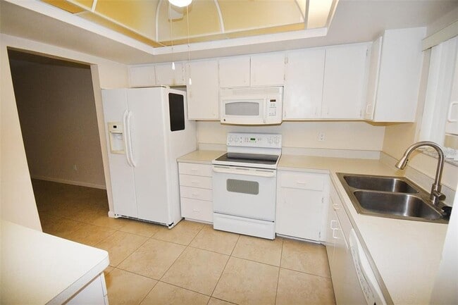 Building Photo - 3961 Ashwood Ln