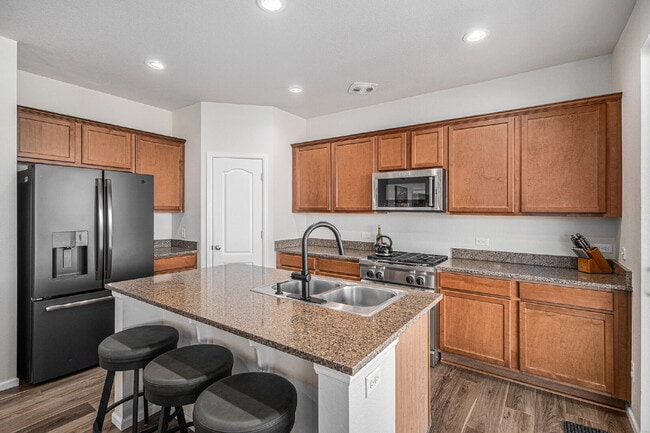 Building Photo - 7725 Sabino Ln