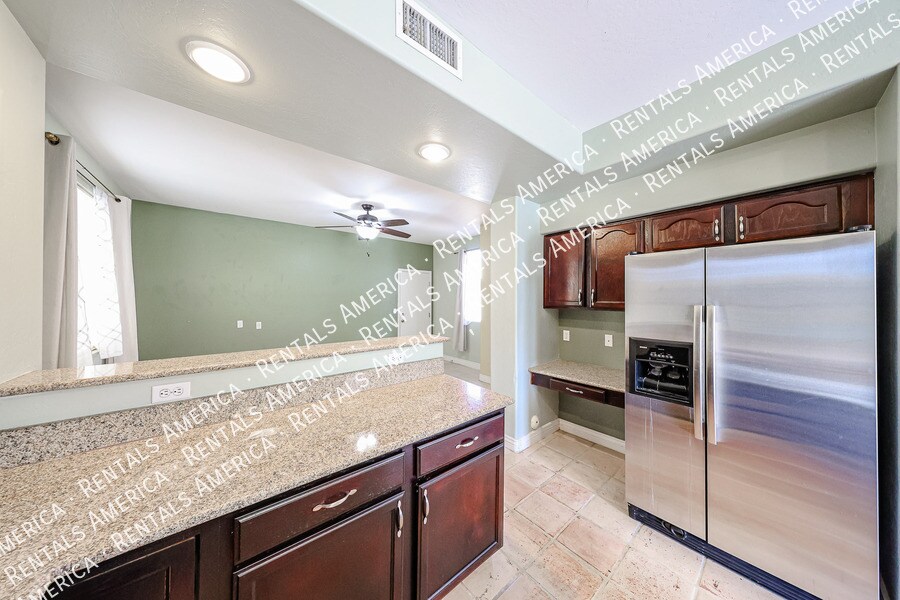 Building Photo - 2127 E Nighthawk Wy