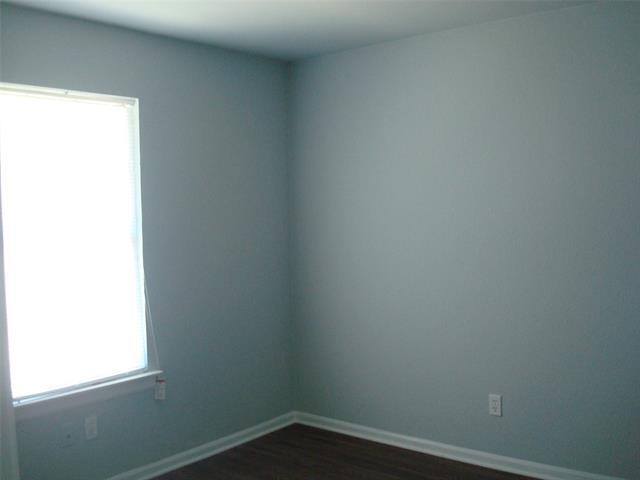 Building Photo - 620 Valley Spring Dr