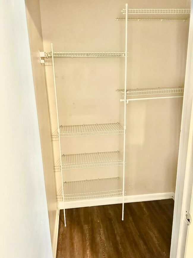 Building Photo - 305 N 40th Ave