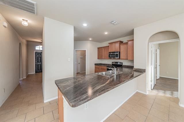 Building Photo - 643 Alexander St