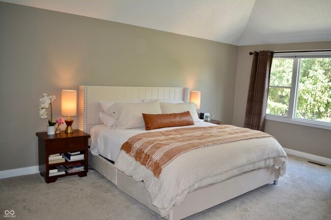 Building Photo - 6862 Riverside Way