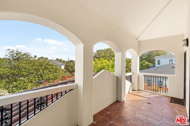 Building Photo - 7917 Westlawn Ave