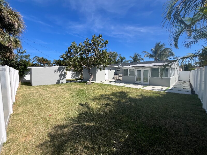 Building Photo - 355 Maddock St