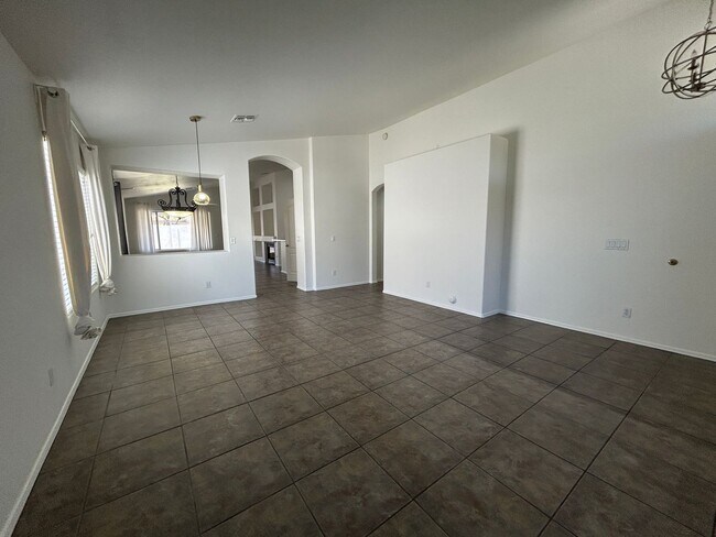 Building Photo - 3861 E Redfield Ct