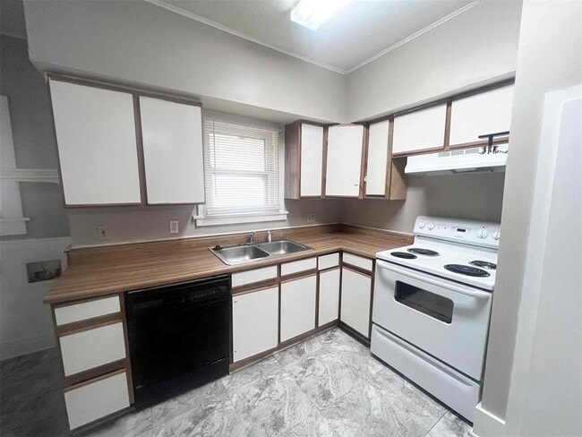 Building Photo - 1432 NW 45th St