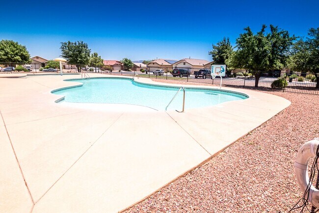 Building Photo - Beautiful 2-Story Home, 5 Bedroom, 3 Full ...