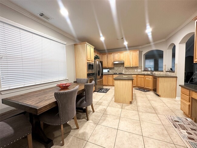 Building Photo - 17815 Gables Bend Dr
