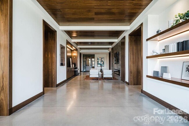 Building Photo - 4220 Colony Plz Dr