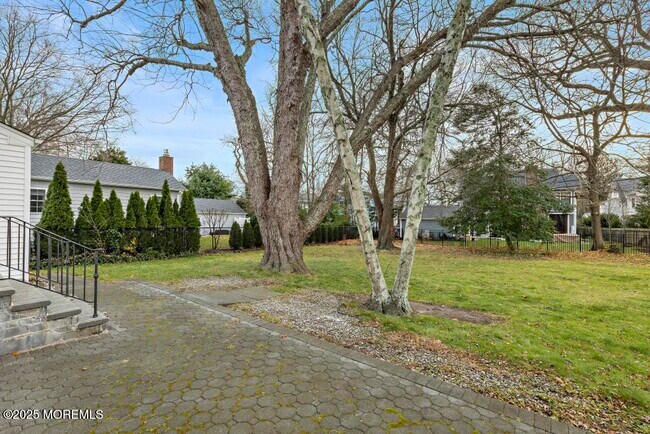 Building Photo - 308 Buttermere Ave