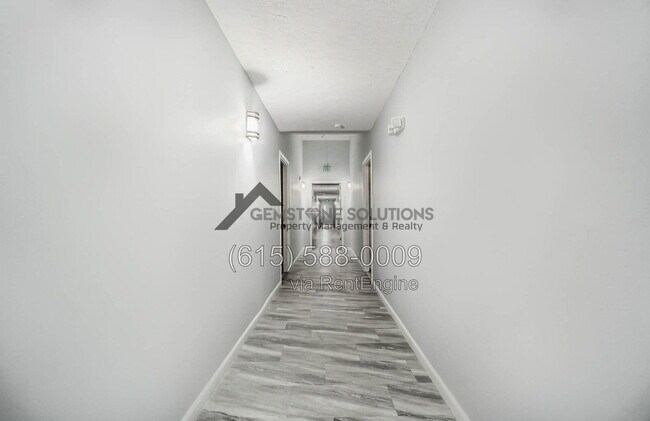 Building Photo - 613 Hillsboro Rd