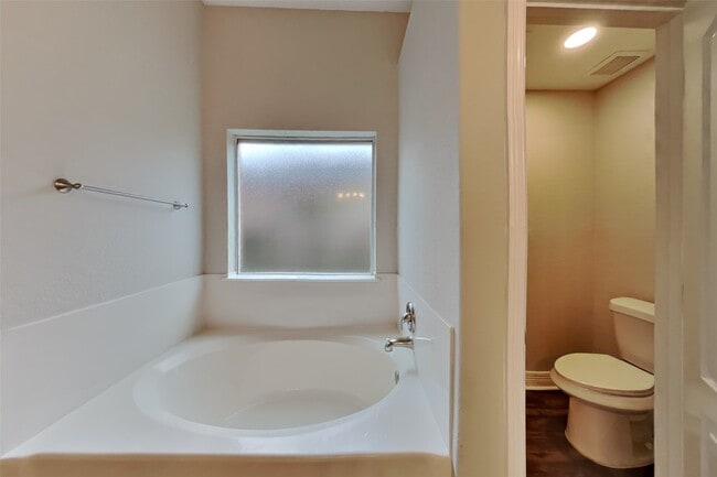 Building Photo - 6827 Kotlan Ct