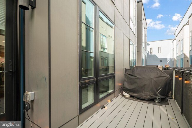 Building Photo - 1757 Waterloo St