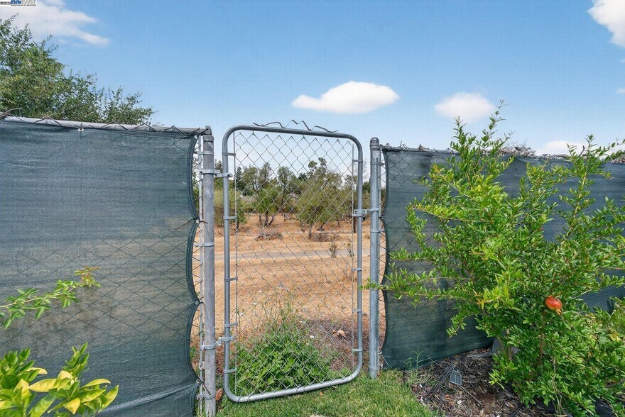 Building Photo - 1810 Peary Way