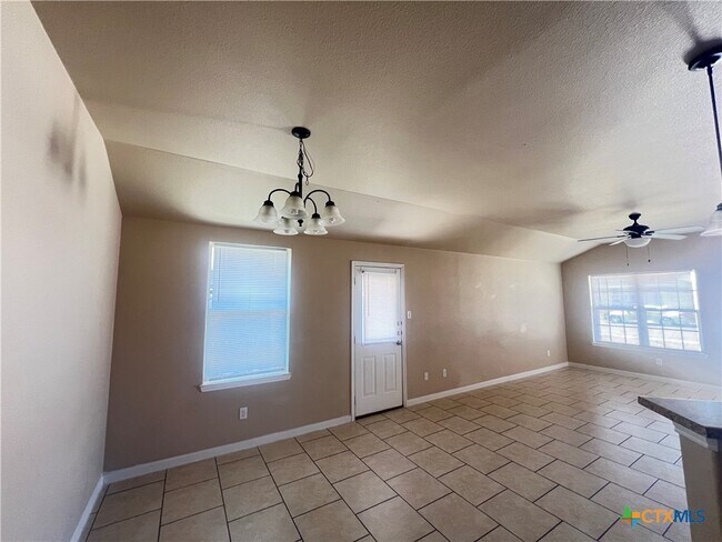 Building Photo - 4606 Cambridge Dr