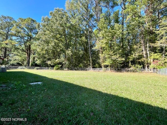 Building Photo - 3804 Brandywine Dr