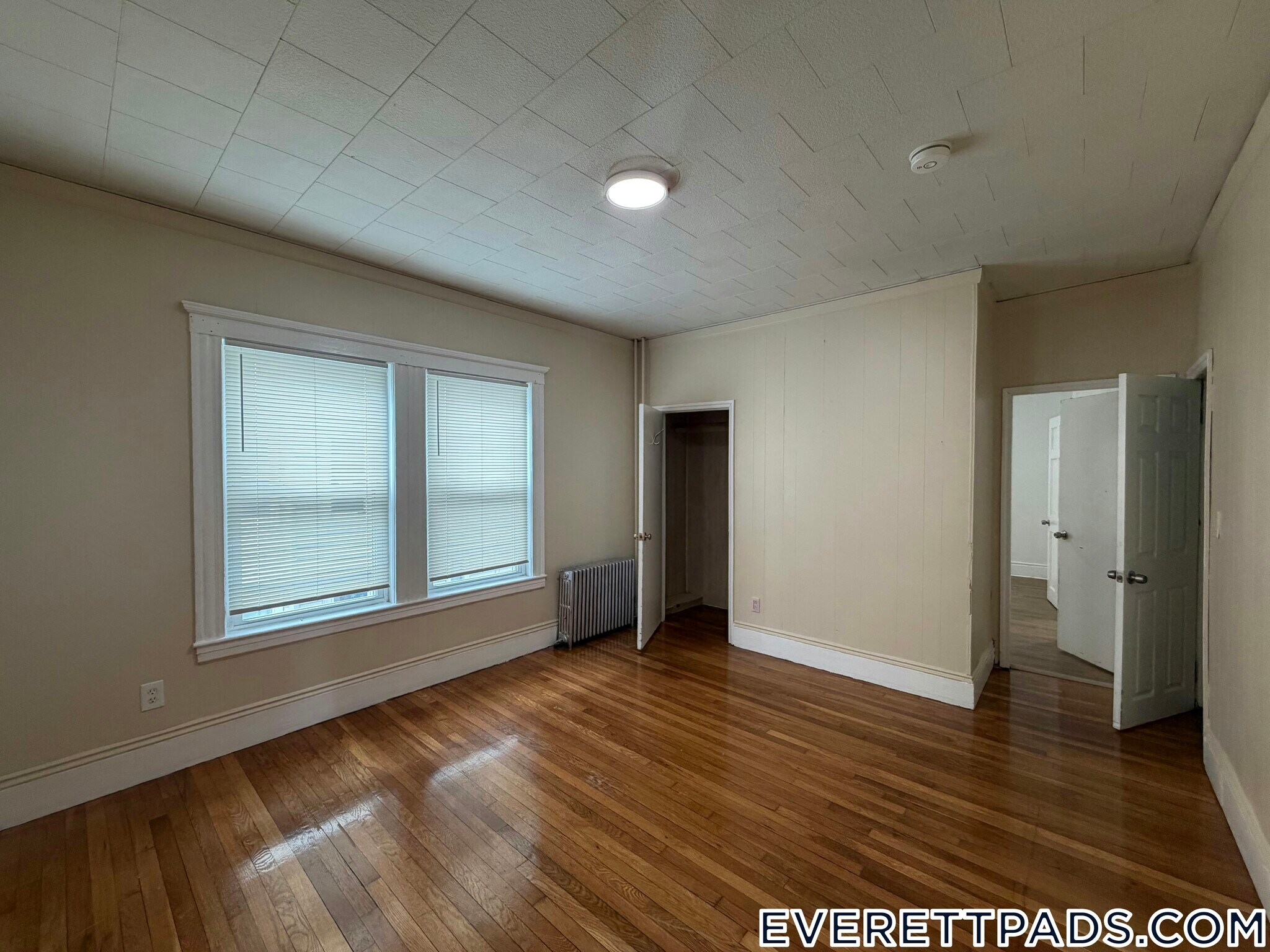 Building Photo - 44 School St