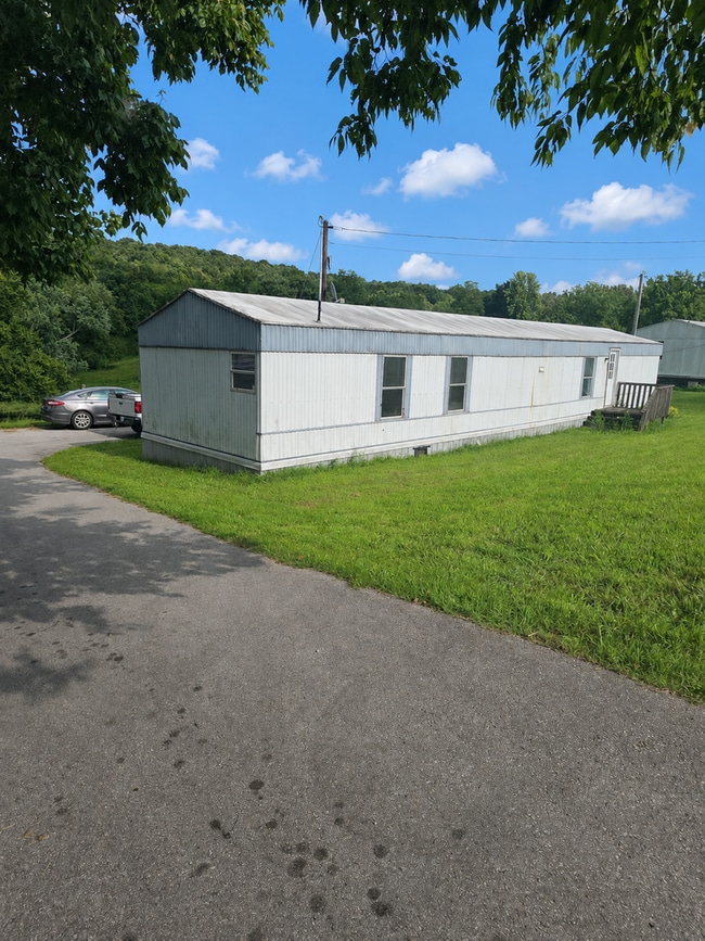 Building Photo - Peaceful 2-Bedroom Home with Country Views in Sparta
