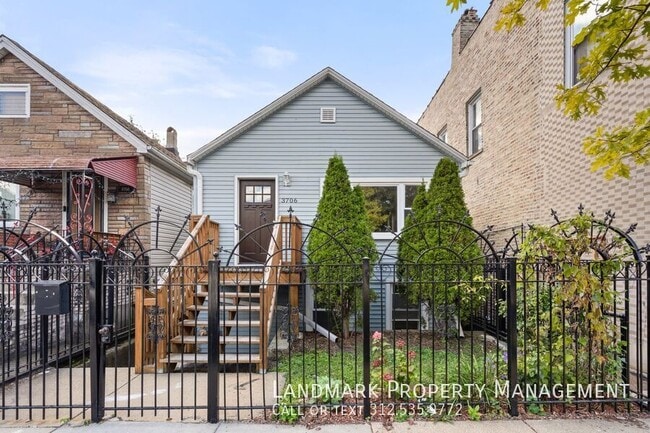 Building Photo - 3706 S Paulina St