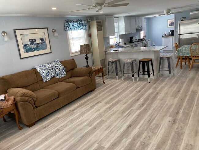 Building Photo - 136 Franklin St