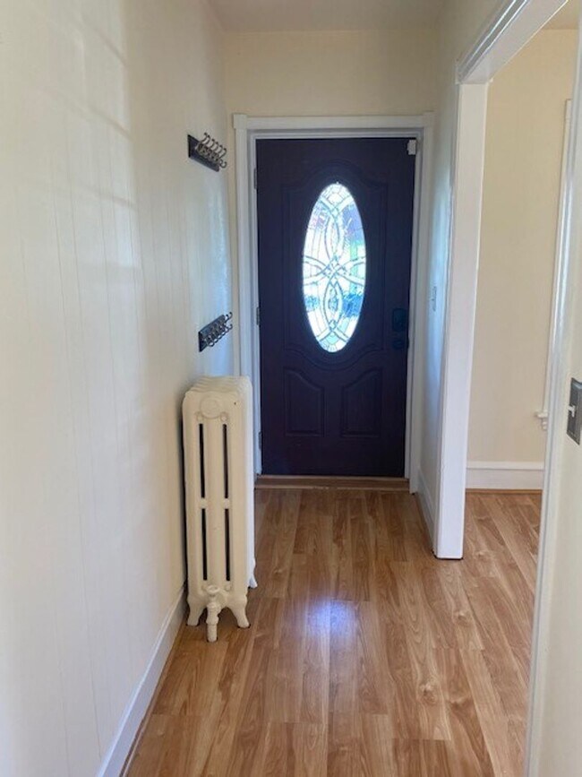 Building Photo - Three Bedroom in West Bethlehem