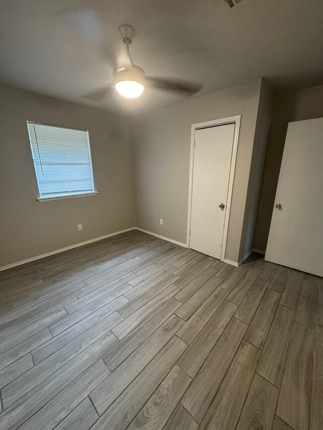 Building Photo - 5004 Brookdale Dr