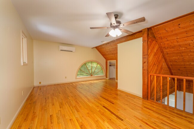 Building Photo - 480 Wingfield Way