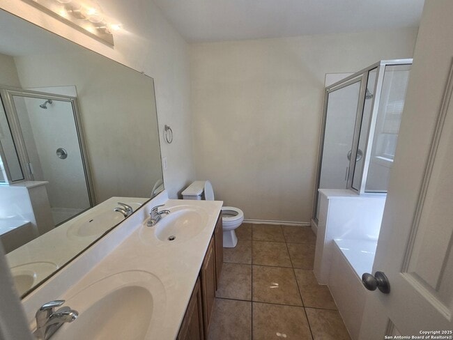 Building Photo - 154 Lake Washington Dr