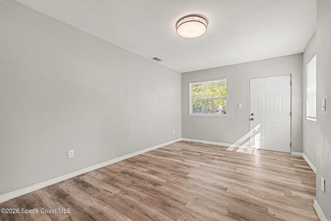 Building Photo - 701 Tropic St