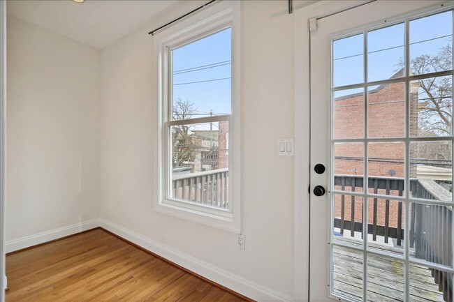 Building Photo - Pet Friendly Luxury DC TH - 3 bed +  3.5 B...