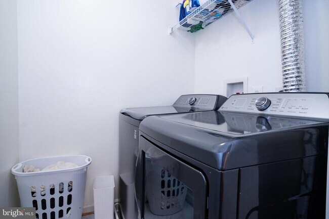 Building Photo - 12964 Pinnacle Dr