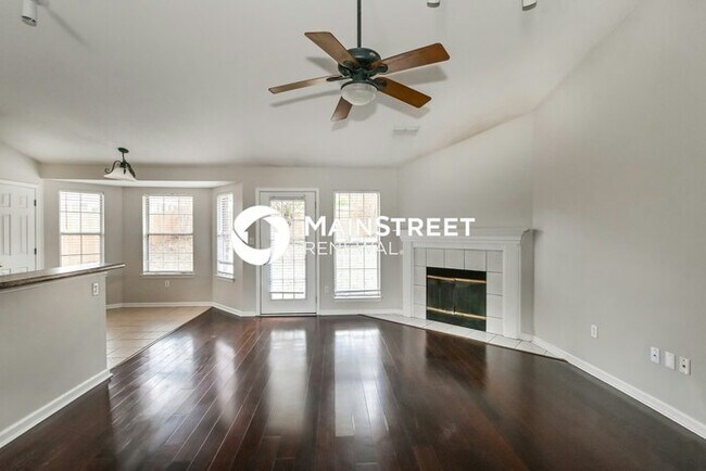 Building Photo - 4 Bedroom Pet-Friendly Home in MEMPHIS, TN with Main Street Renewal